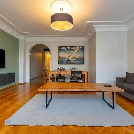 3-bedroom Flat *