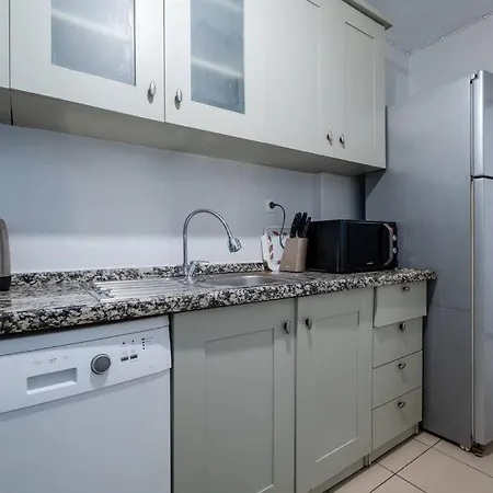 3-bedroom Flat شقة *